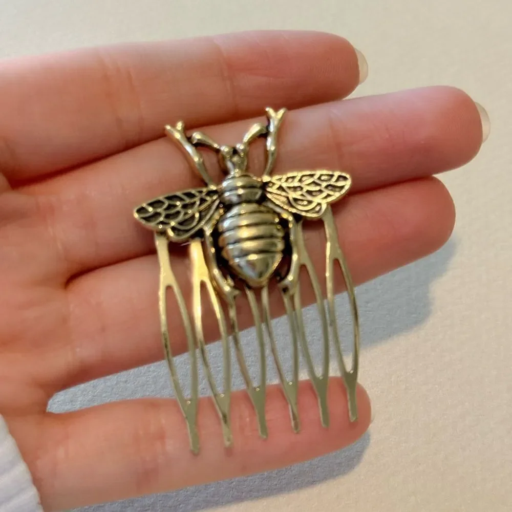 Bees hair pin A857